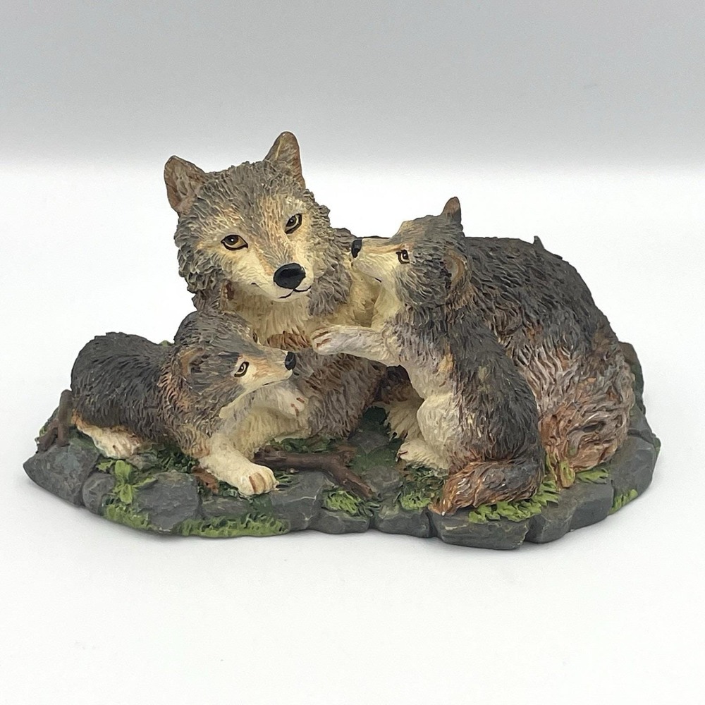 Vintage 1995 Russ Berrie Gray‎ Wolf Family Pups Figurine North American Wildlife